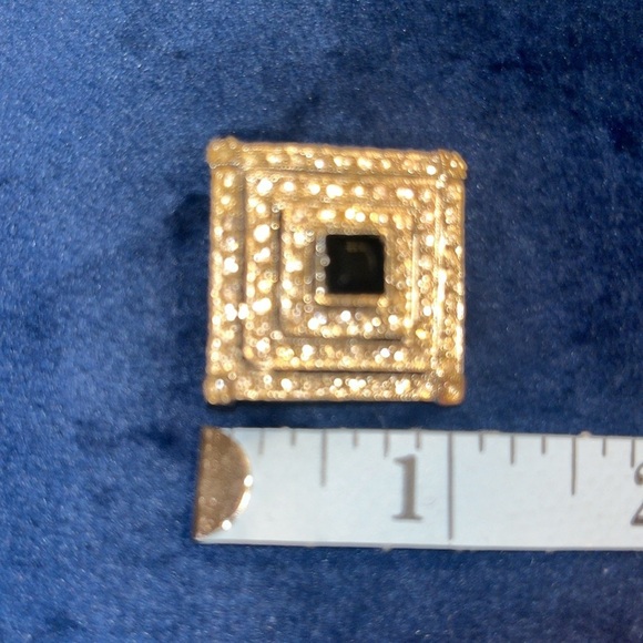 Beautiful clip on earrings - Picture 4 of 4